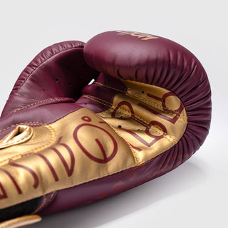 Gants de boxe Venum x Rajadamnern Rouge 