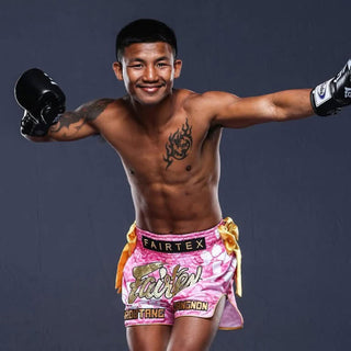 Korte broek kick-thai Fairtex Sakura Beperkte Editie 