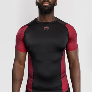 Rashguard Venum Assassin's Creed Shadows maniche corte Rosso-nero-Combat Arena