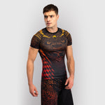 Rashguard Venum Quetzal Fury korte mouwen Zwart-rood 